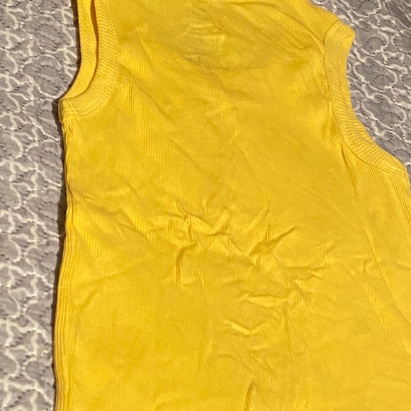 Bundle of tank tops - Picture 6 of 7